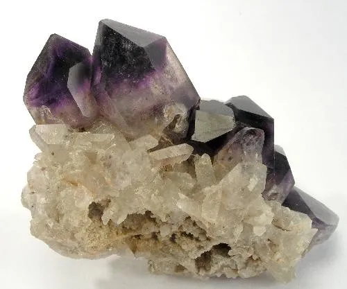 Quartz (Var: Amethyst) - image 1
