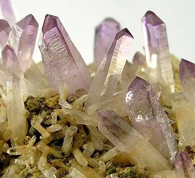 Quartz (Var: Amethyst) - image 2