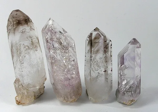 Quartz (Var: Amethyst) image