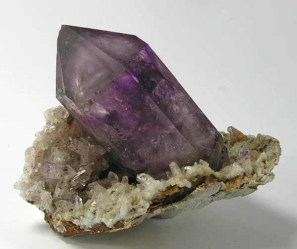 Quartz (Var: Amethyst) image