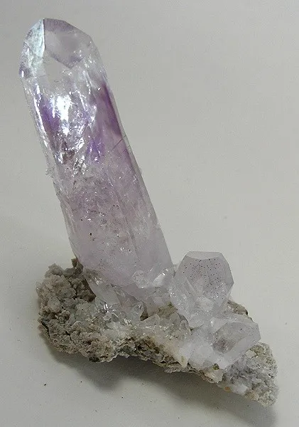 Quartz (Var: Amethyst) image