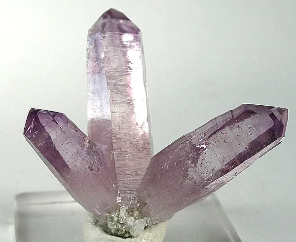 Quartz (Var: Amethyst) image