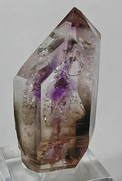 Quartz (Var: Amethyst) image