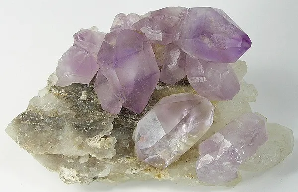 Quartz (Var: Amethyst) image