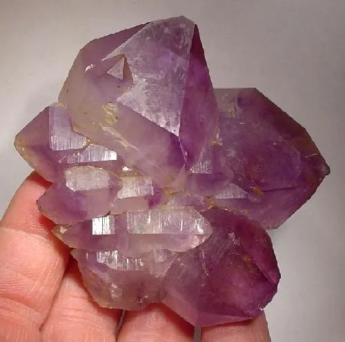 Quartz (Var: Amethyst) image