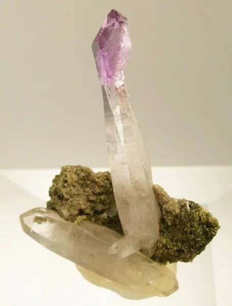 Quartz (Var: Amethyst), Epidote image