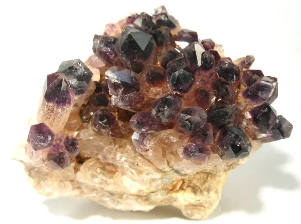 Quartz (Var: Amethyst) image