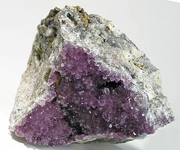 Quartz (Var: Amethyst) image