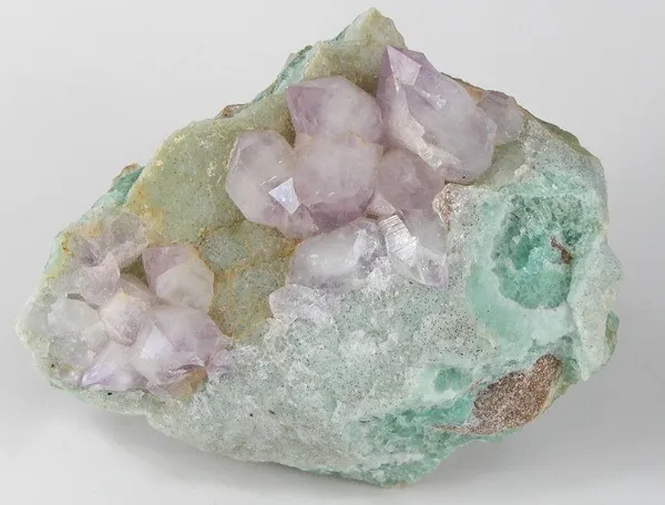 Quartz (Var: Amethyst), Fluorite image