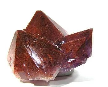 Quartz (Var: Amethyst), Hematite image