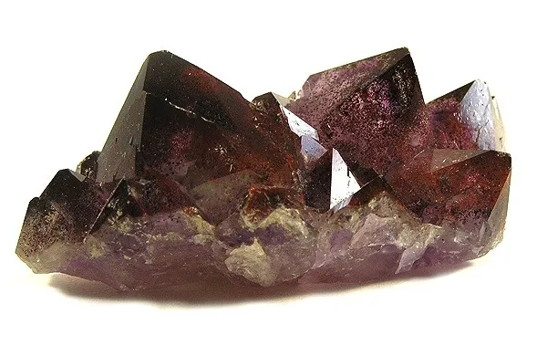 Quartz (Var: Amethyst), Hematite image