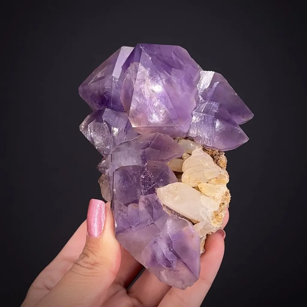 Quartz var. Amethyst on Quartz image