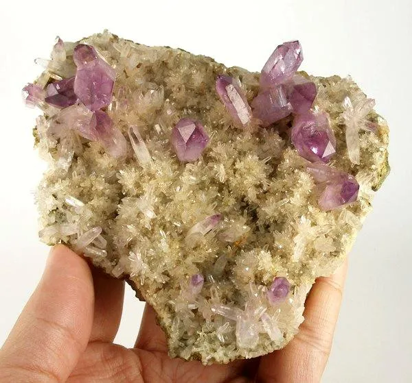 Quartz (Var: Amethyst), Quartz image