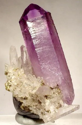 Quartz (Var: Amethyst), Quartz image