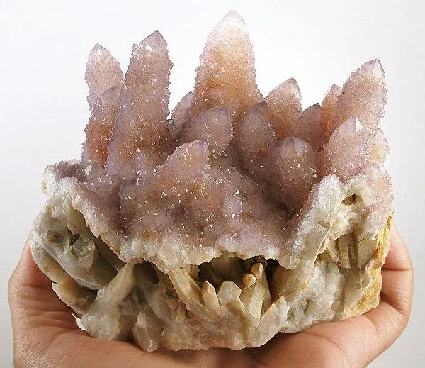 Quartz (Var: Amethyst), Quartz image