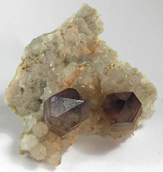 Quartz (Var: Amethyst), Quartz image
