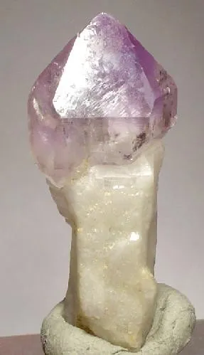 Quartz (Var: Amethyst), Quartz (Var: Milky Quartz) image
