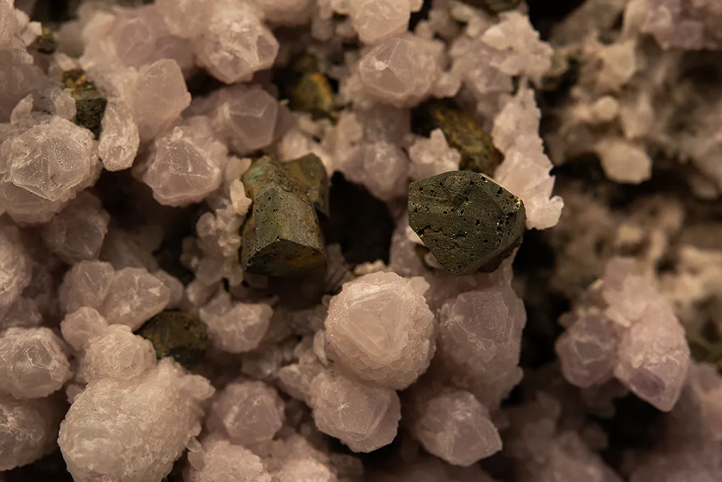 Quartz var. Amethyst with Chalcopyrite - image 2