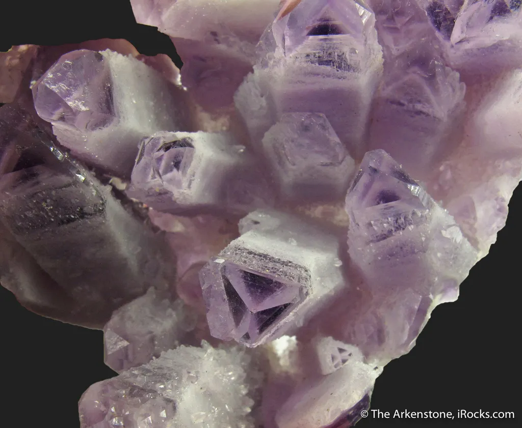 Quartz var. Amethyst with phantoms - image 6