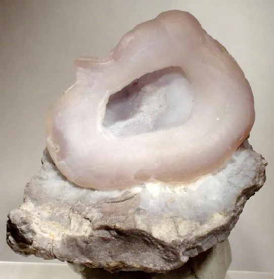 Quartz (Var: Chalcedony) image