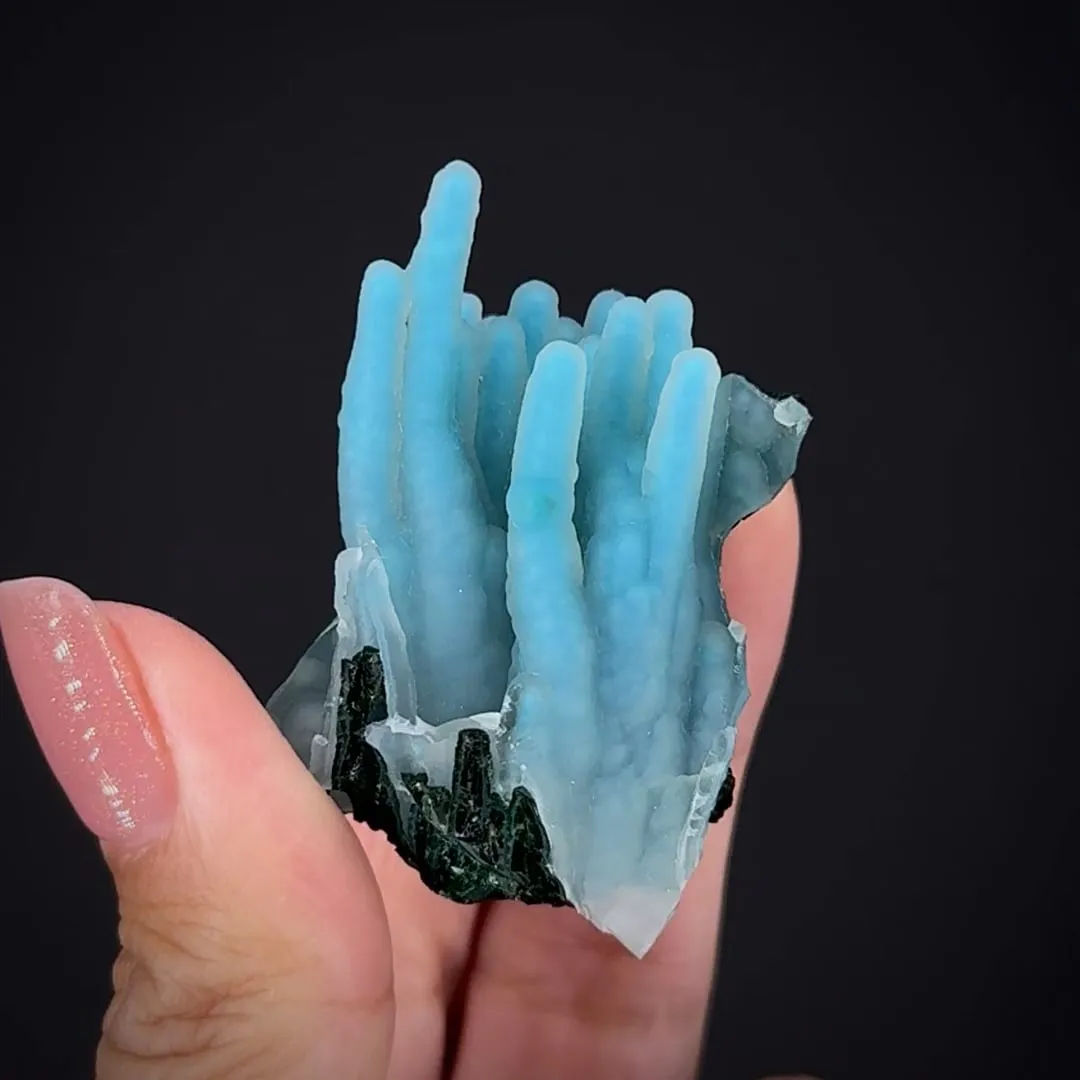 Quartz var. Chalcedony on Chrysocolla - image 2