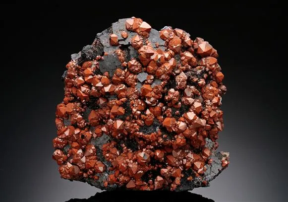 Quartz var. EISENKIESEL on Fluorite image