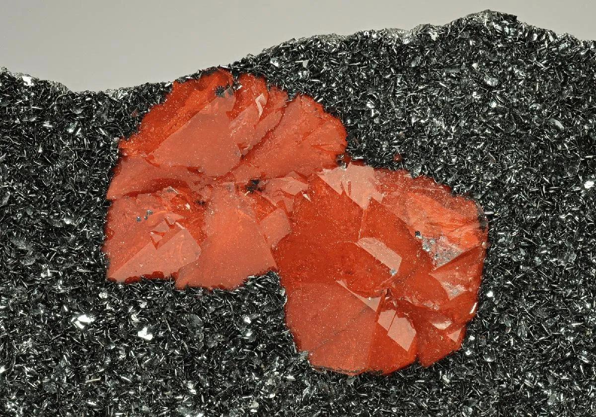 Quartz Var. "Eisenkiesel" on Hematite - image 1