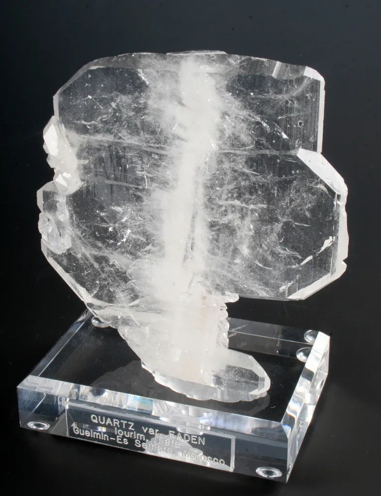 Quartz var. Faden image