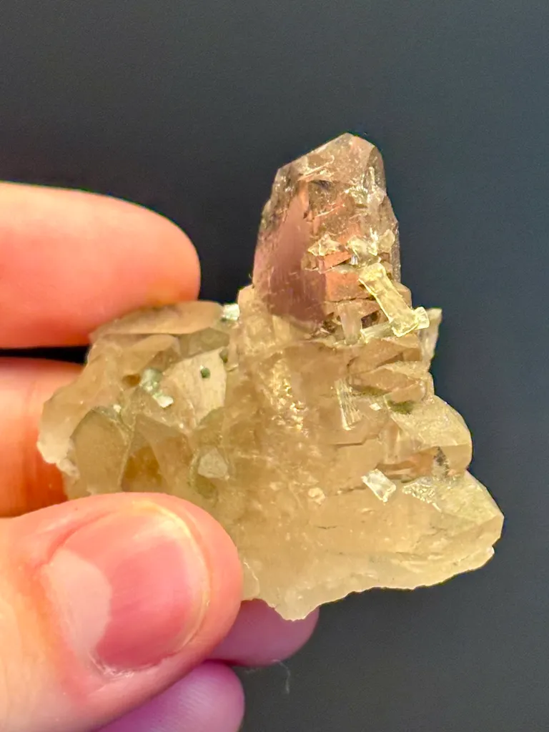 Quartz var. Gwindel - image 3