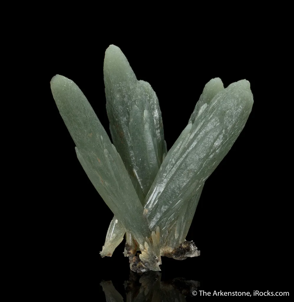 Quartz var. Prase with Hedenbergite inclusions - image 2