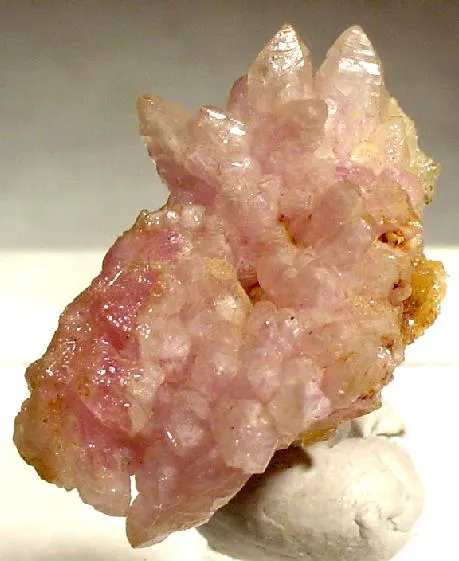 Quartz (Var: Rose Quartz) - image 1