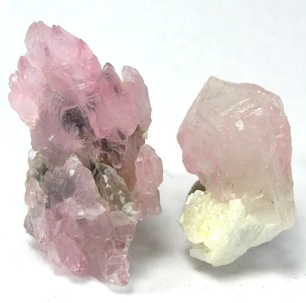 Quartz (Var: Rose Quartz) image