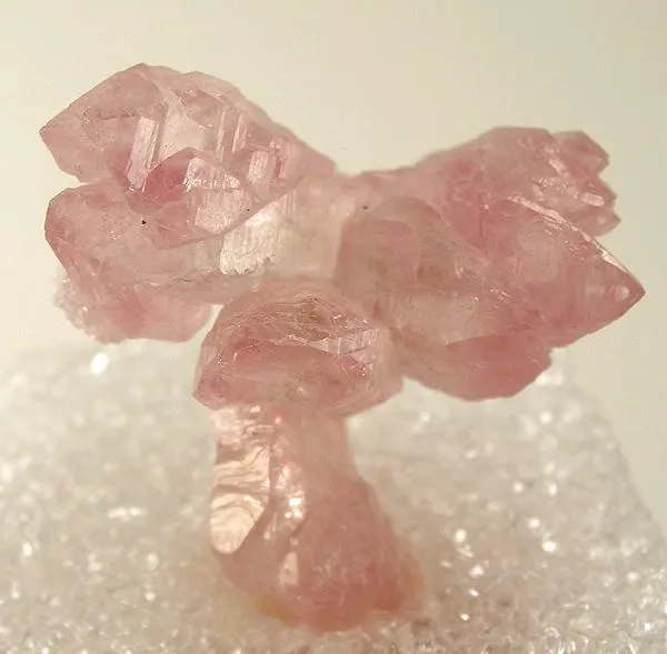Quartz (Var: Rose Quartz) image