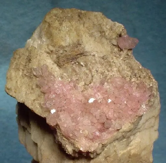 Quartz (Var: Rose Quartz), Feldspar Group - image 2