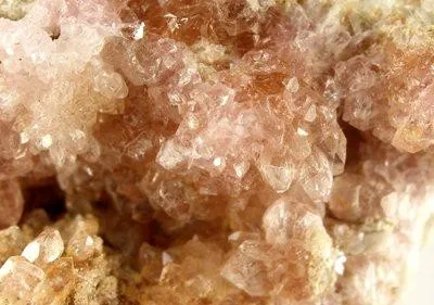 Quartz (Var: Rose Quartz), Quartz - image 2