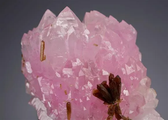 Quartz var. Rose Quartz with Eosphorite - image 1