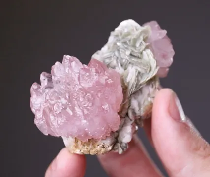 Quartz Var. Rose Quartz with Muscovite