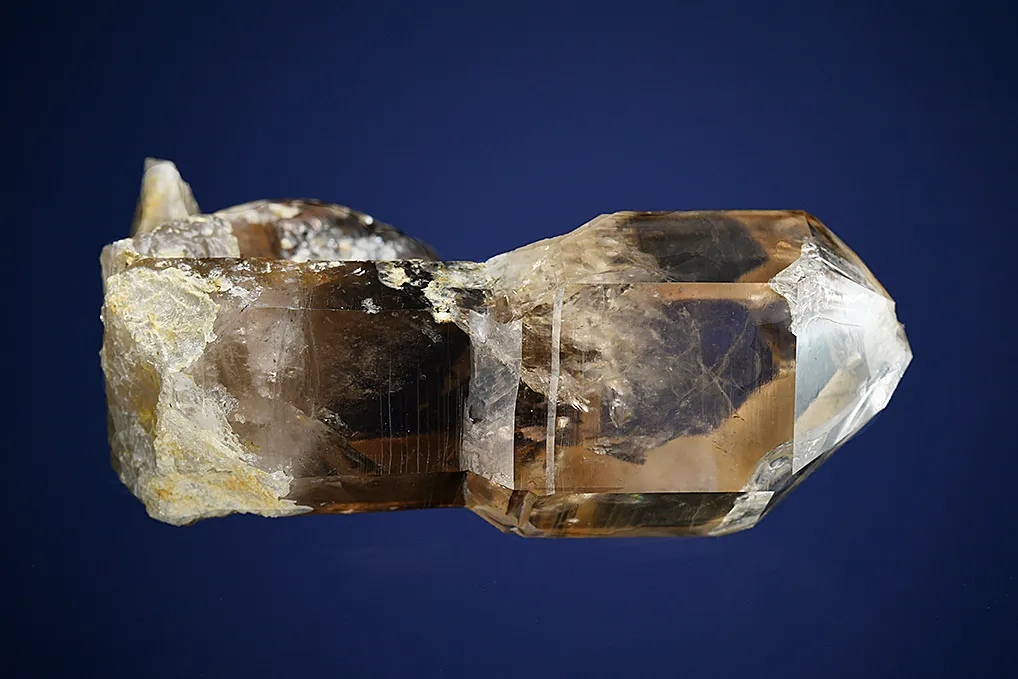 Quartz var. Smoky - image 4