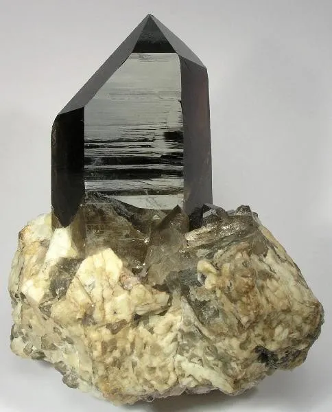 Quartz (Var: Smoky Quartz) image