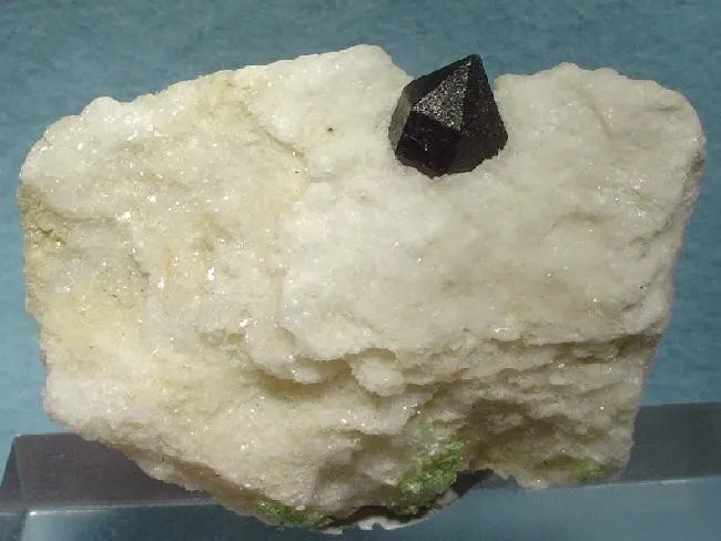 Quartz (Var: Smoky Quartz), Anhydrite - image 1