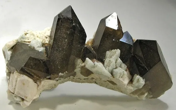 Quartz (Var: Smoky Quartz), Microcline image
