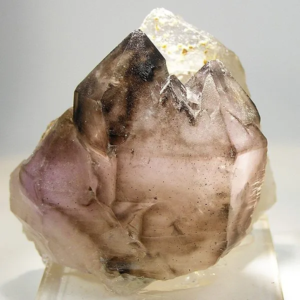 Quartz (Var: Smoky Quartz), Quartz (Var: Amethyst) image