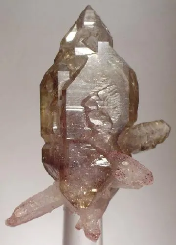 Quartz (Var: Smoky Quartz), Quartz (Var: Amethyst) image
