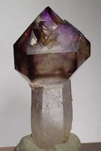 Quartz (Var: Smoky Quartz), Quartz (Var: Amethyst) image