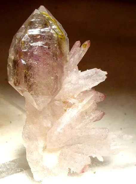 Quartz (Var: Smoky Quartz), Quartz (Var: Amethyst) image