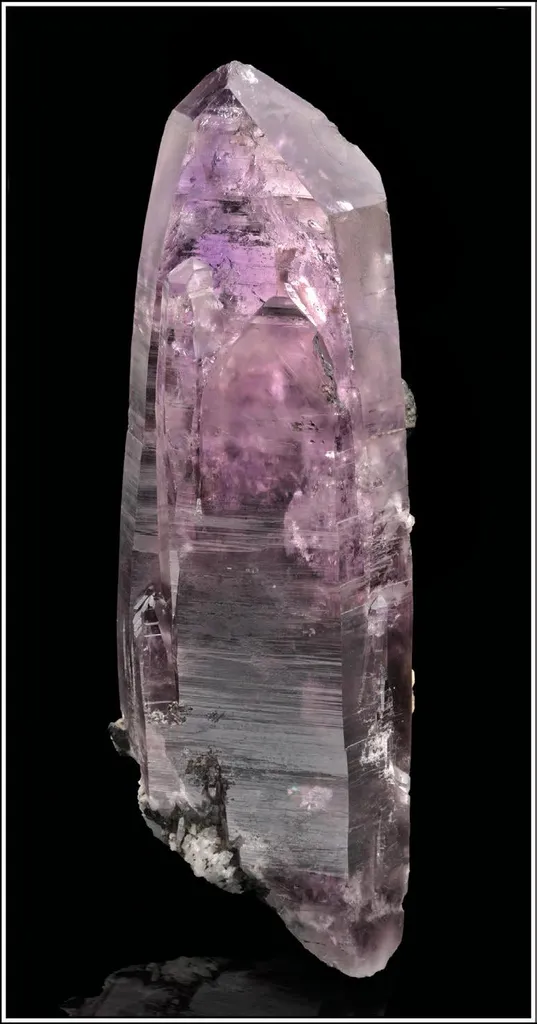 Quartz (variety Amethyst) image