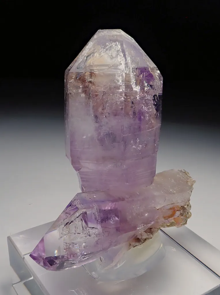 Quartz, variety Amethyst image
