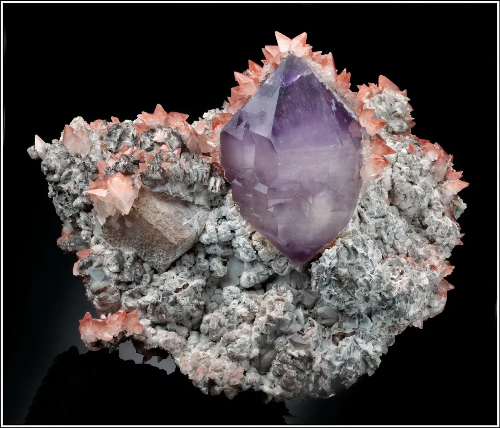 Quartz (variety Amethyst), red Calcite image