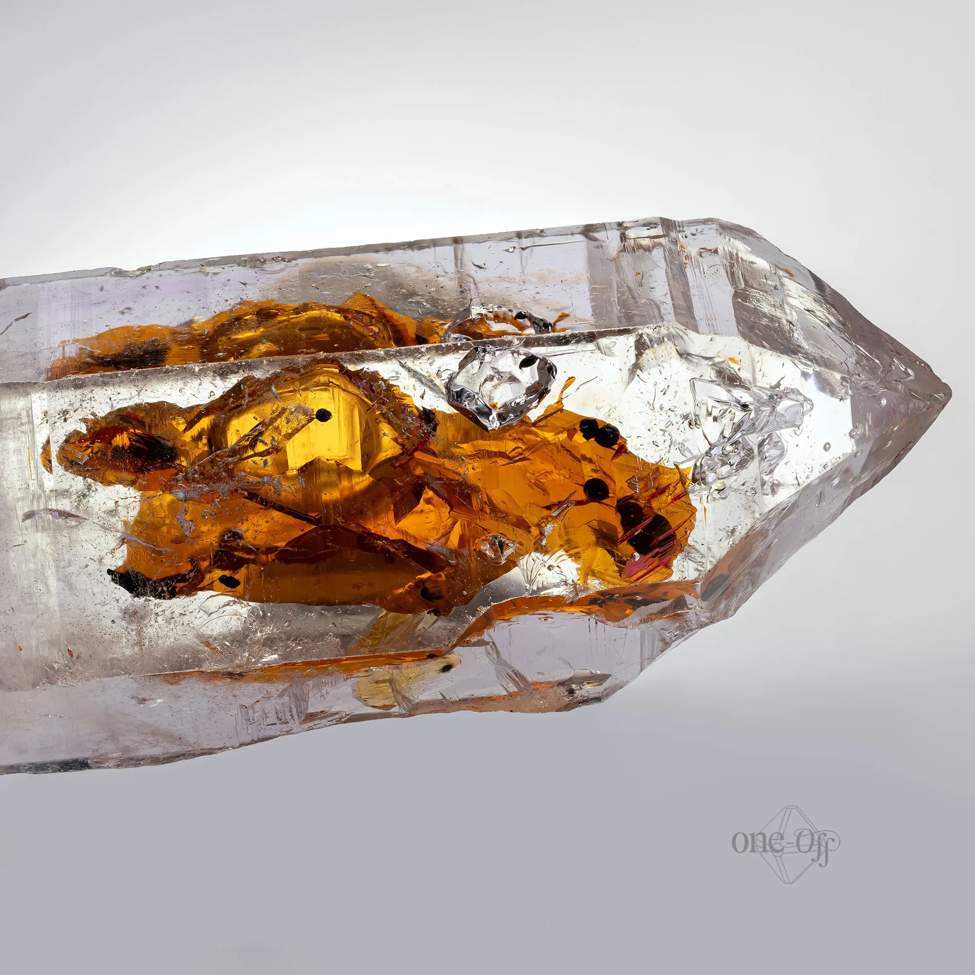 Quartz w/ Petroleum Inclusions - image 7