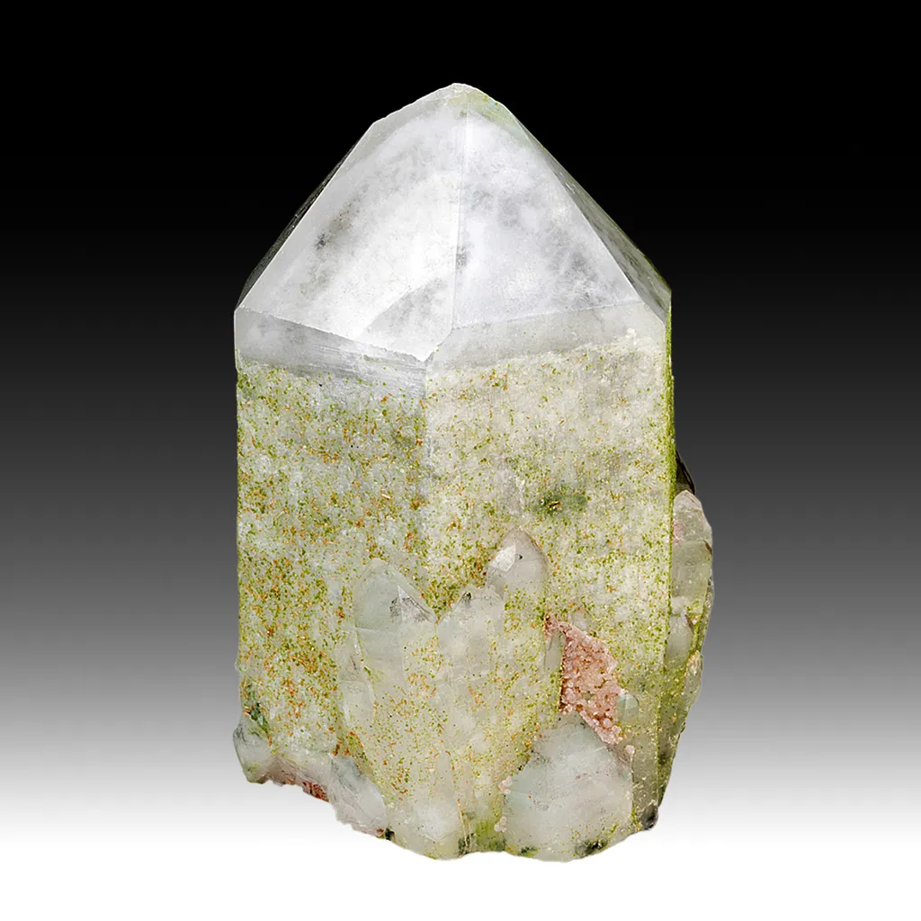 Quartz with Ajoite image